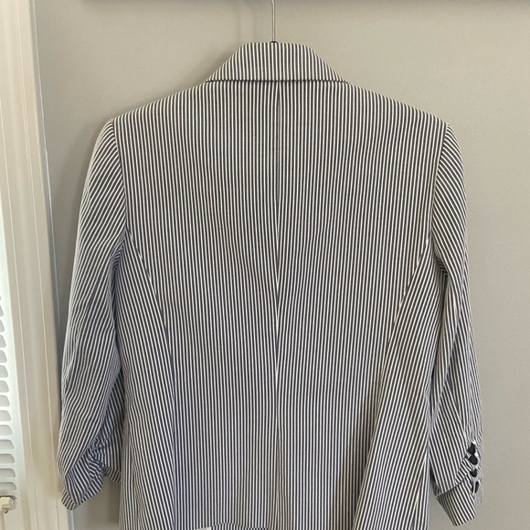 Nine West Seersucker Blazer size 6 - Picture 2 of 2